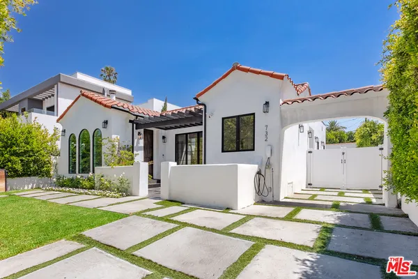 $13,000 | North Cherokee Avenue, Los Angeles, CA 90038