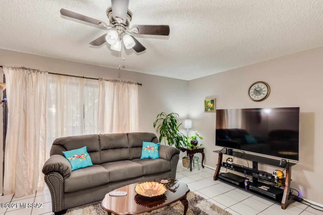 2755 West Anklam Road, Unit D Tucson, AZ 85745 - Photo 7 of 19