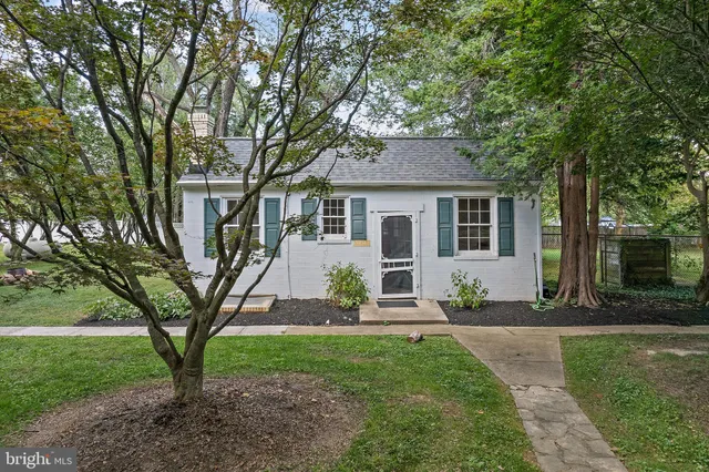 $1,299,900 | 16110 Drayton Farm Drive, Spencerville, MD 20868