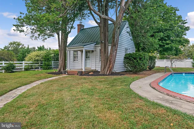 $1,299,900 | 16110 Drayton Farm Drive, Spencerville, MD 20868