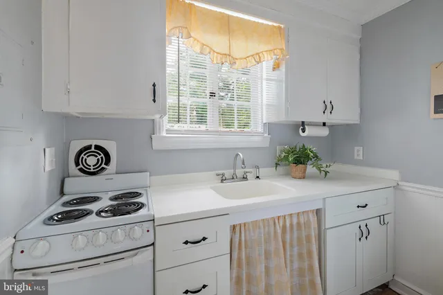 $1,299,900 | 16110 Drayton Farm Drive, Spencerville, MD 20868