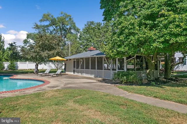 $1,299,900 | 16110 Drayton Farm Drive, Spencerville, MD 20868