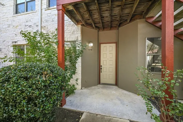 $1,800 | 4307 Eck Lane, Unit 109, Austin, TX 78734