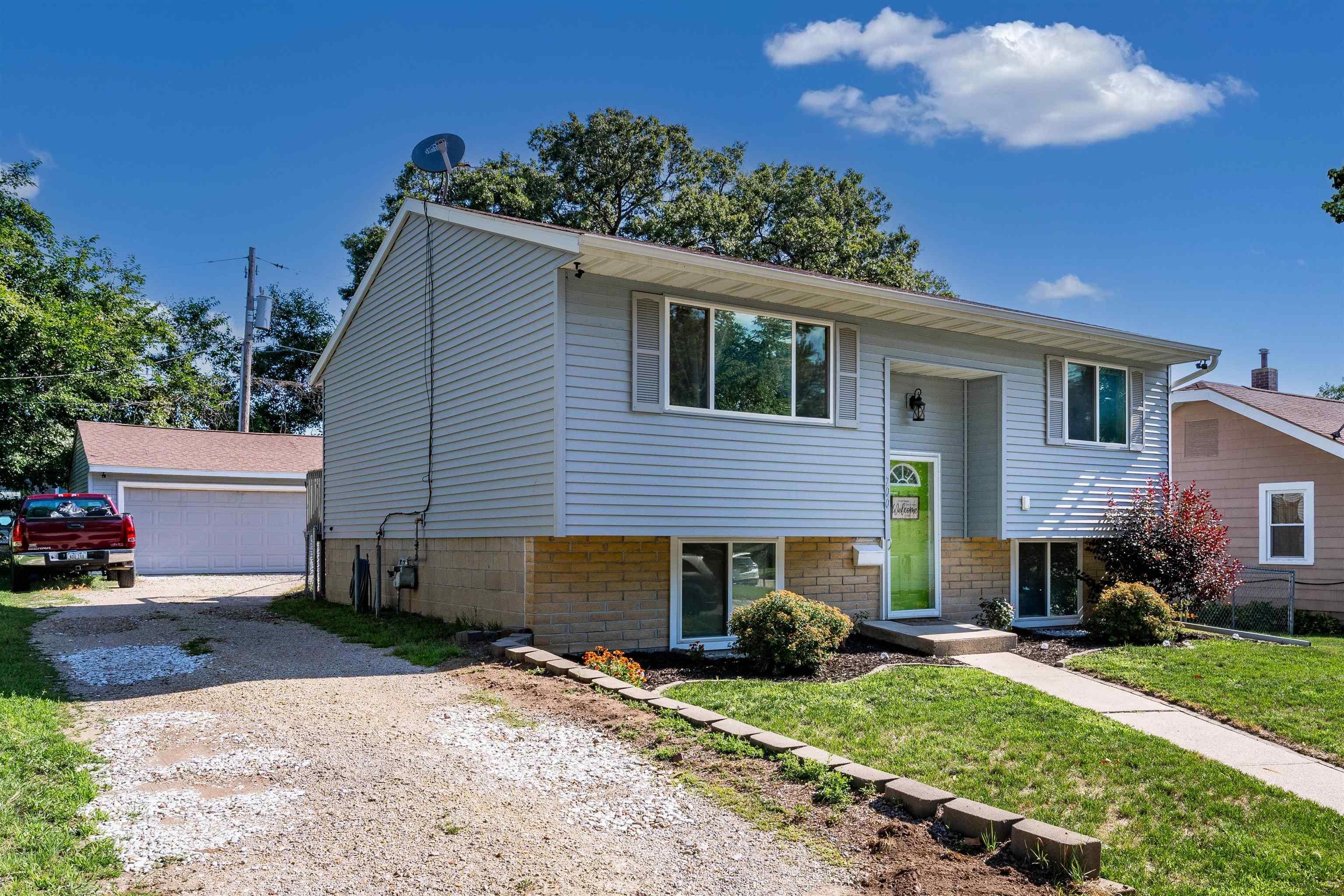 700 Upton Avenue Waterloo, IA 50701 - Photo 3 of 30 Gallery Image 3