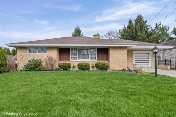 $375,000 | 11 South Greenwood Avenue, Palatine, IL 60074