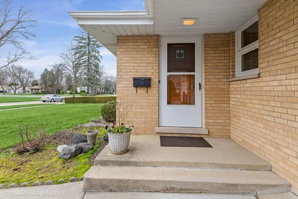 $375,000 | 11 South Greenwood Avenue, Palatine, IL 60074