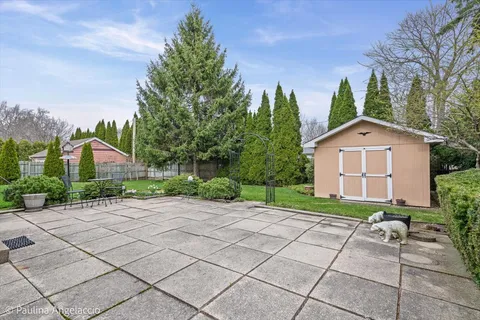 $375,000 | 11 South Greenwood Avenue, Palatine, IL 60074