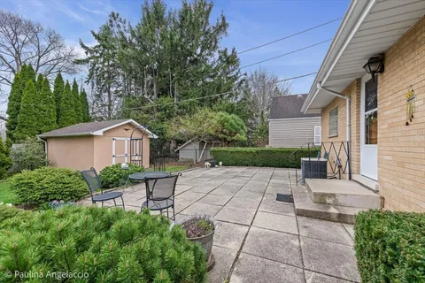 $375,000 | 11 South Greenwood Avenue, Palatine, IL 60074