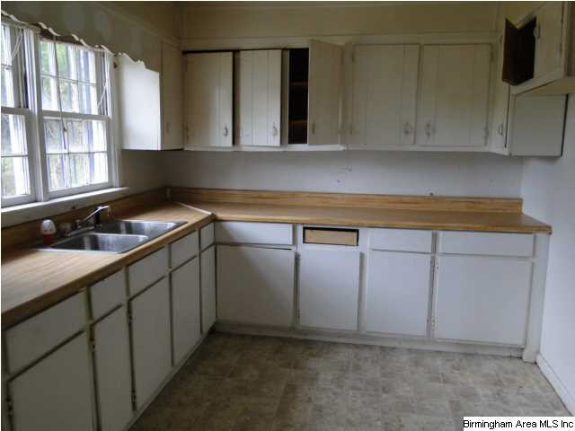 6412 Court F Fairfield, AL 35064 - Photo 2 of 10