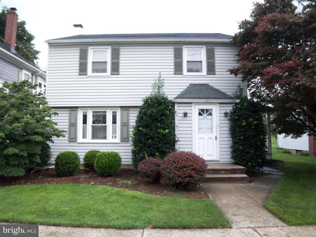 25 East Lemon Street Lititz, PA 17543 - Photo 1 of 15