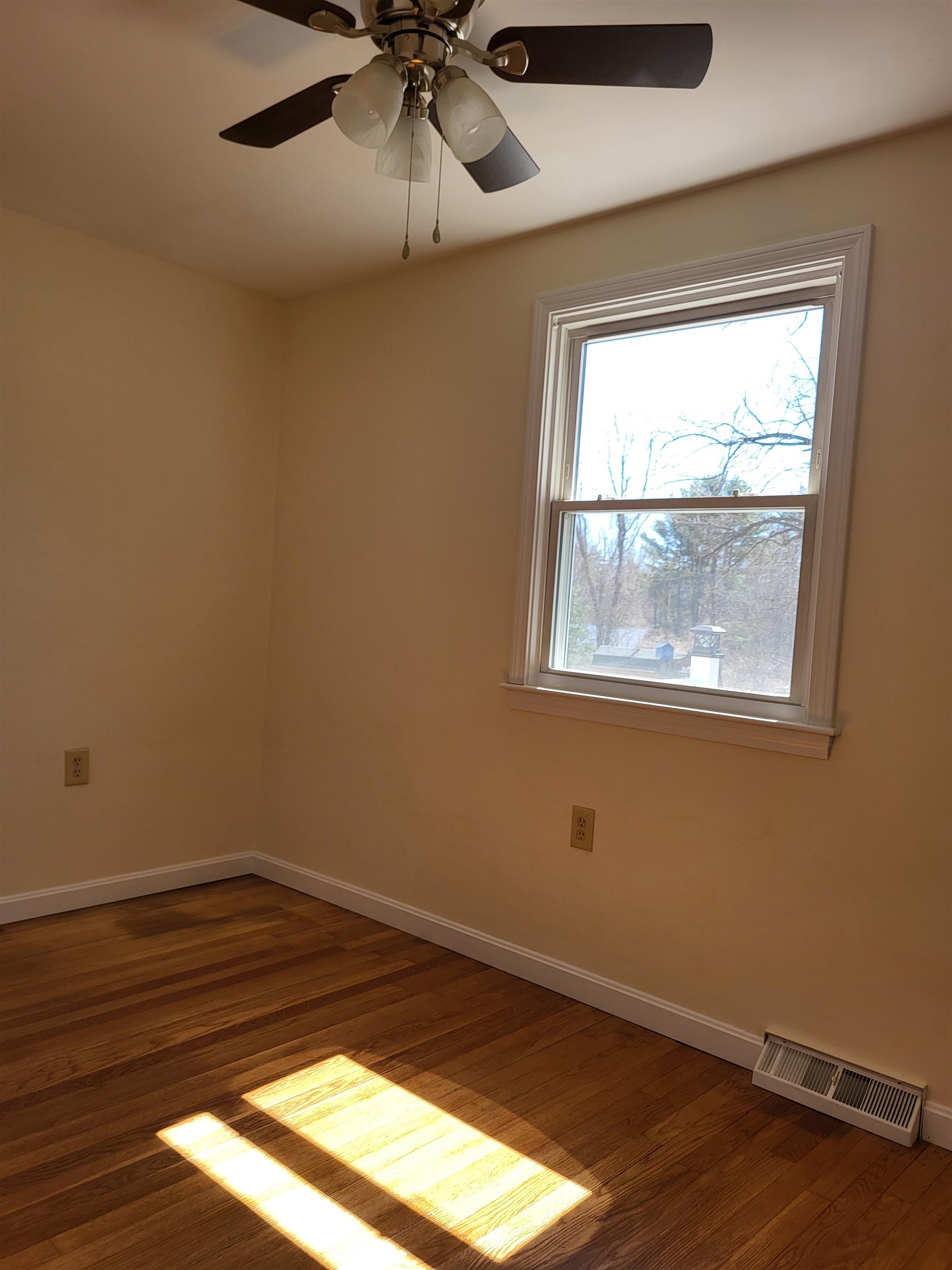 55 Lane Road Chichester, NH 03258 - Photo 22 of 43