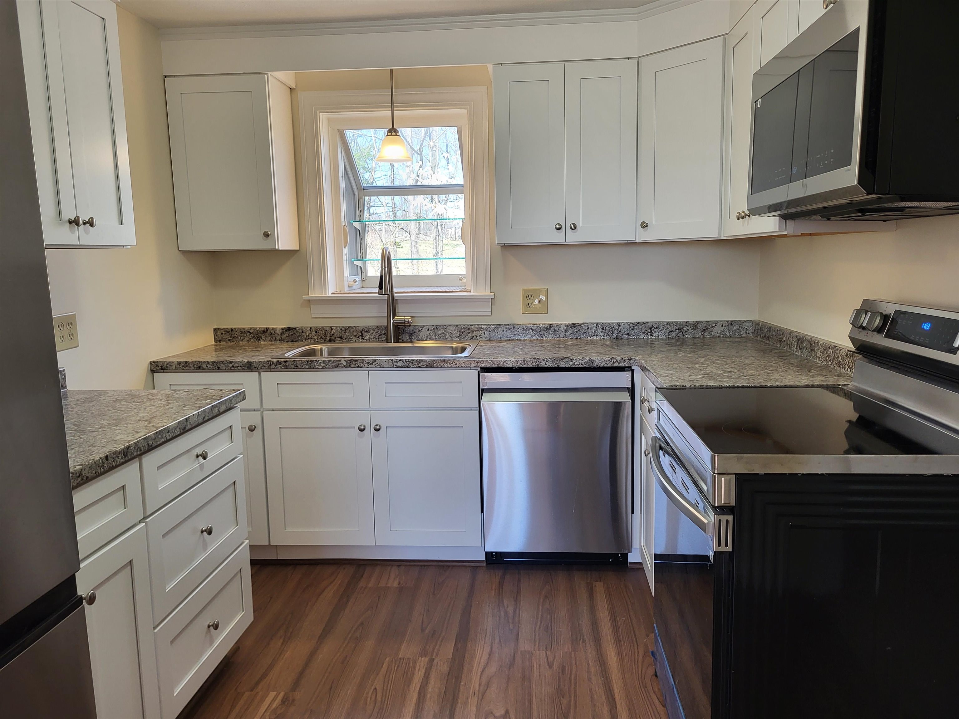 55 Lane Road Chichester, NH 03258 - Photo 6 of 43