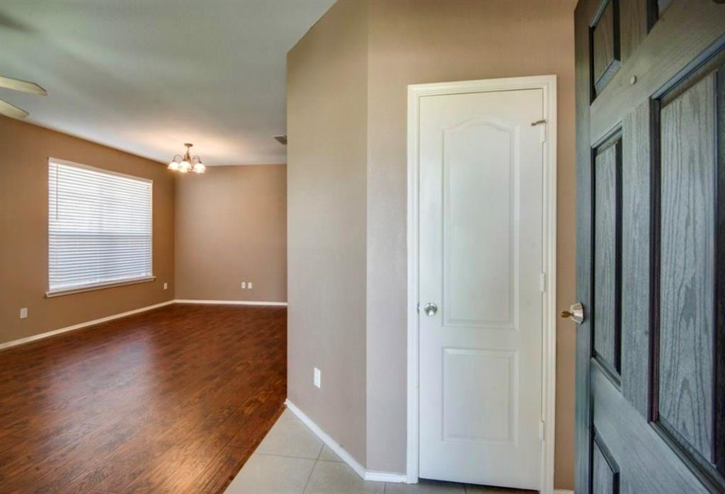 3605 Lasso Road Fort Worth, TX 76262 - Photo 13 of 27 Gallery Image 13