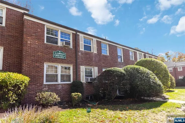 $300,000 | 349 Bloomfield Avenue, Unit BUILDING 4 #18, Verona, NJ 07044