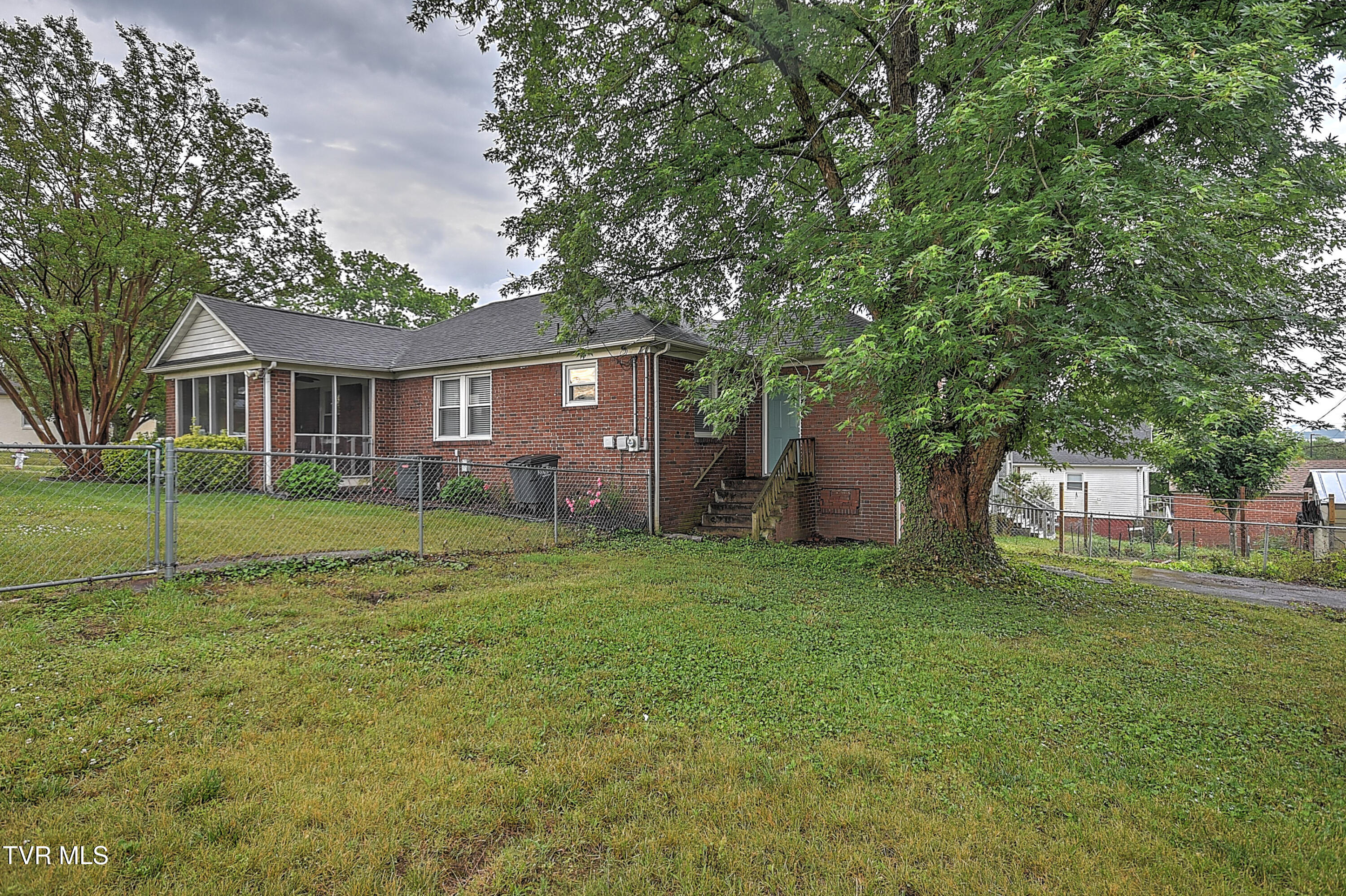 818 Birch Street Kingsport, TN 37664 - Photo 33 of 37 818 Birch BJ-33