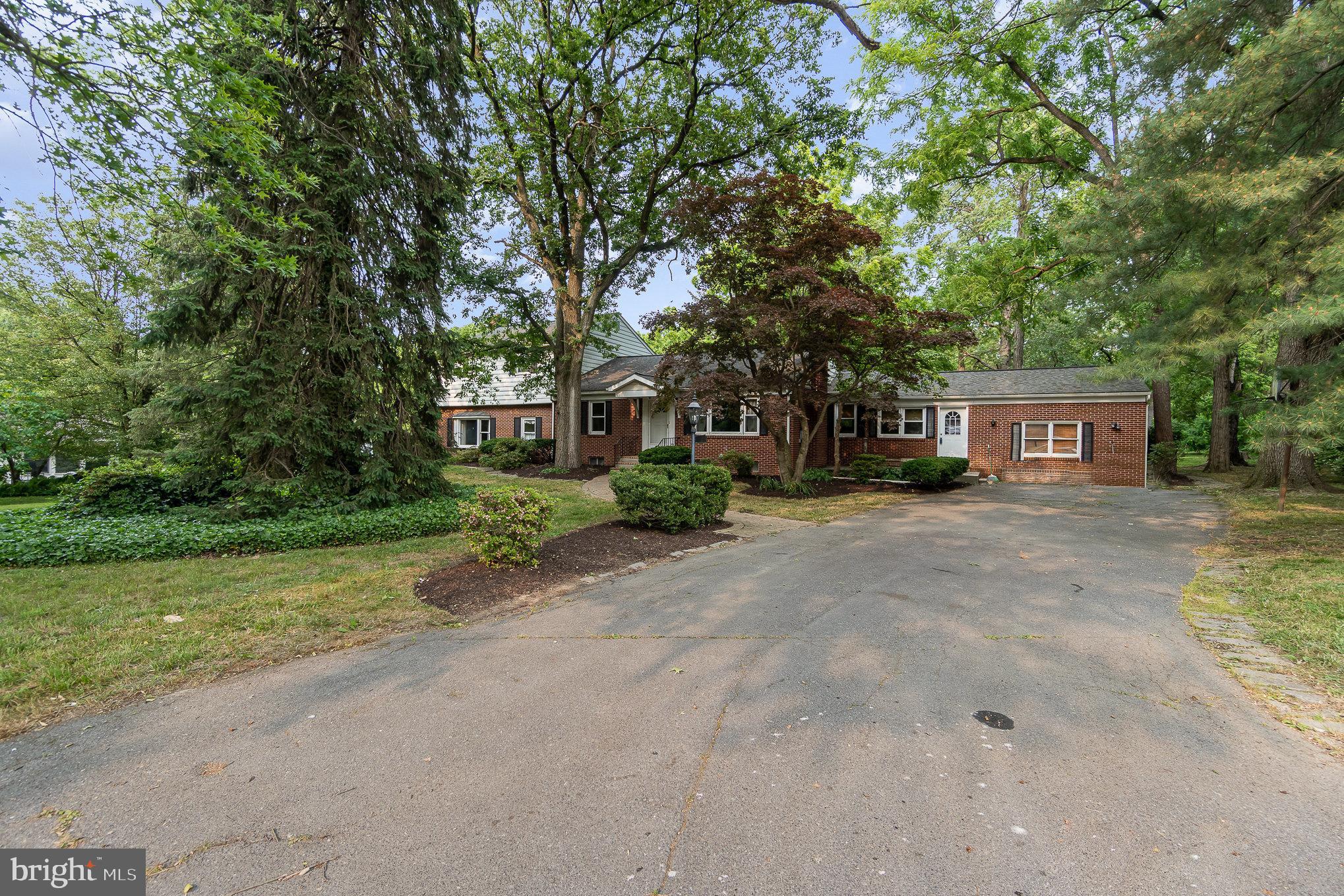 19 Running Pump Road Lancaster, PA 17603 - Photo 1 of 42 Gallery Image 1