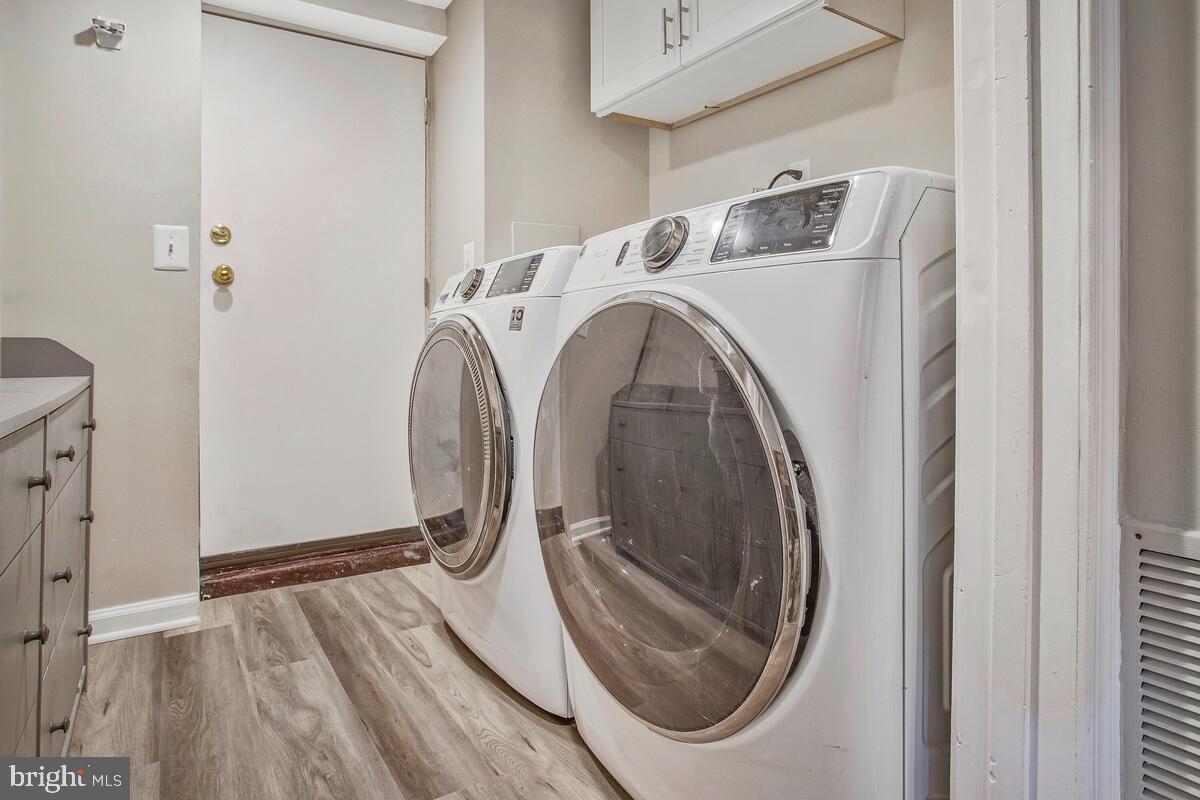 71 Del Rio Road Dundalk, MD 21222 - Photo 31 of 37 a utility room with dryer and washer