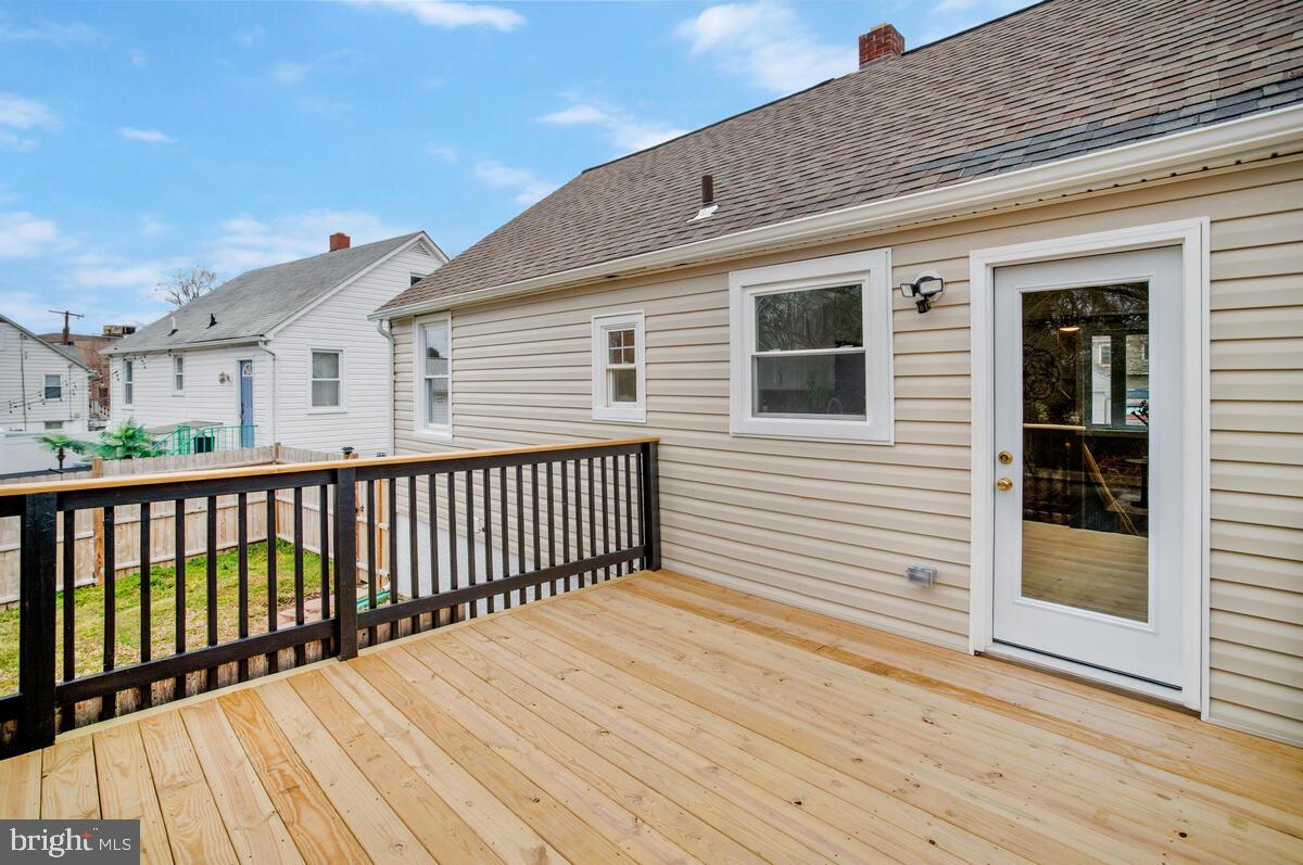 71 Del Rio Road Dundalk, MD 21222 - Photo 32 of 37 a balcony view with a seating space
