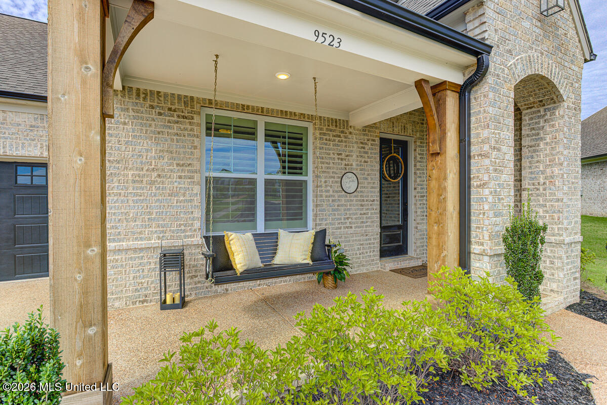 9523 Pk Trl Road Olive Branch, MS 38654 - Photo 2 of 33 IMG_3699_700_701_702_703