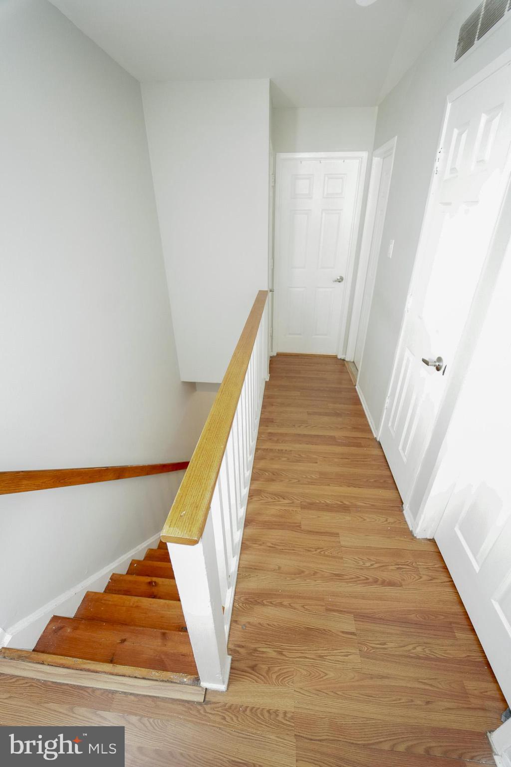 7 Brian Court New Castle, DE 19720 - Photo 9 of 17 a view of entryway