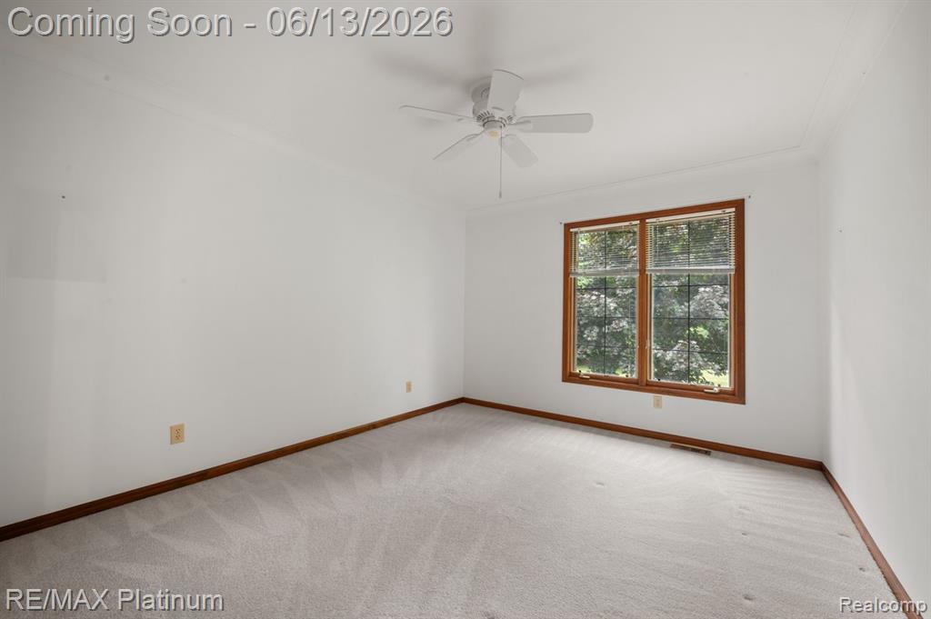 12902 Autumn Ridge Court Milford, MI 48380 - Photo 30 of 73