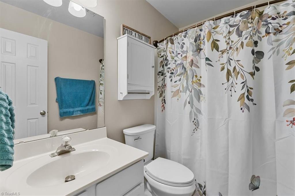 3776 Windstream Way Jamestown, NC 27282 - Photo 31 of 37