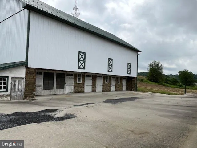 $995,000 | 572 Old Highway 22, Kutztown, PA 19530