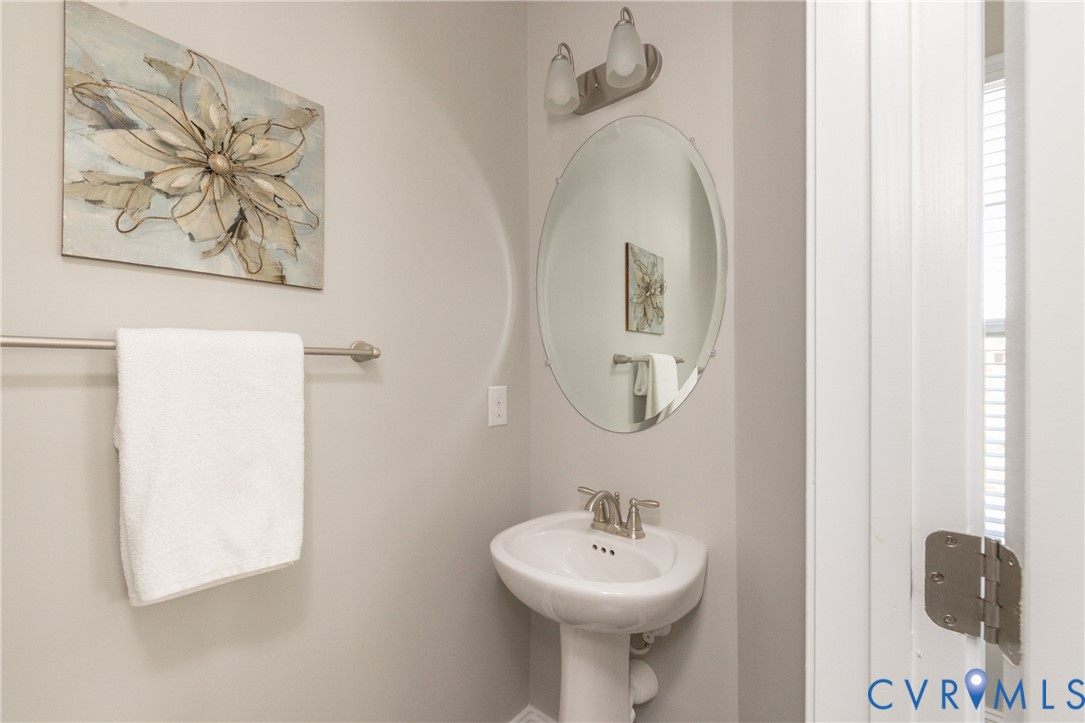 6418 Cassia Loop Moseley, VA 23120 - Photo 19 of 38 View of half bath