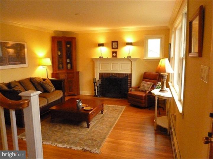 860 Durham Road Newtown, PA 18940 - Photo 3 of 25