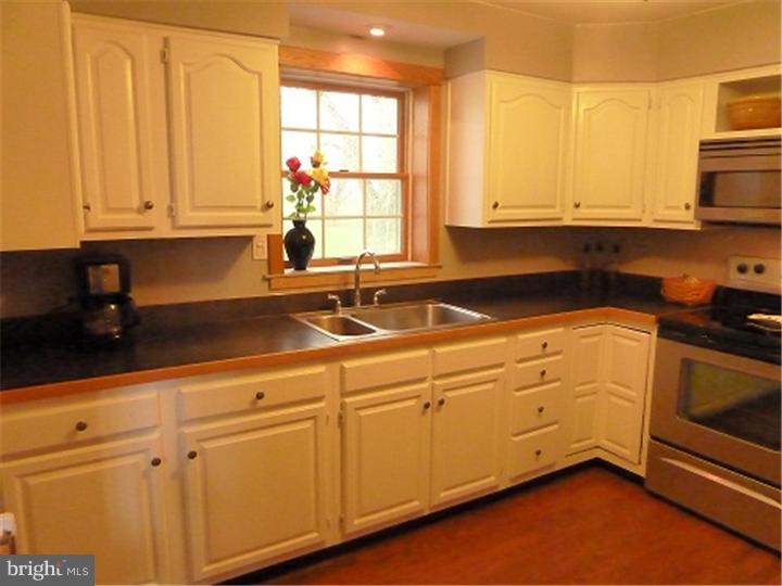 860 Durham Road Newtown, PA 18940 - Photo 6 of 25
