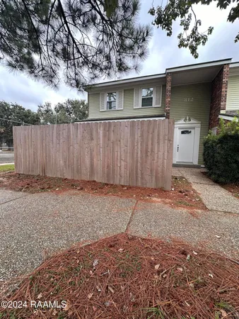 $1,350 | 200 Lodge Drive, Unit 812, Lafayette, LA 70506