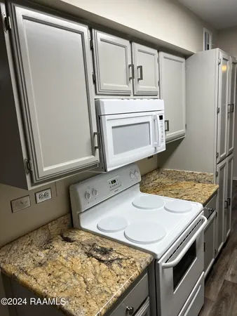 $1,350 | 200 Lodge Drive, Unit 812, Lafayette, LA 70506