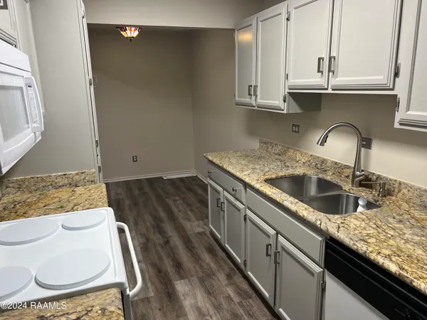 $1,350 | 200 Lodge Drive, Unit 812, Lafayette, LA 70506