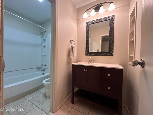 $1,350 | 200 Lodge Drive, Unit 812, Lafayette, LA 70506