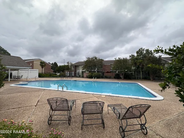 $1,350 | 200 Lodge Drive, Unit 812, Lafayette, LA 70506