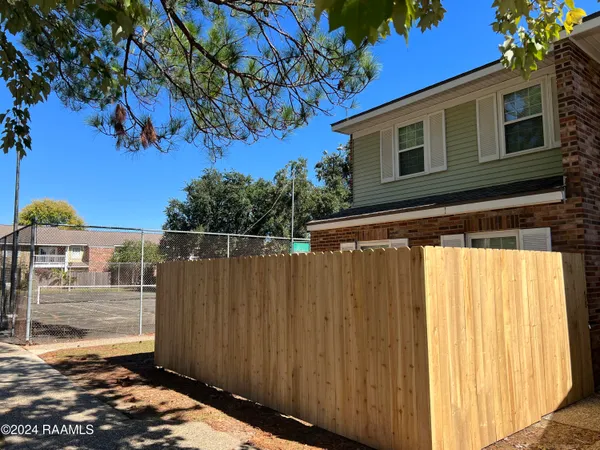 $1,350 | 200 Lodge Drive, Unit 812, Lafayette, LA 70506