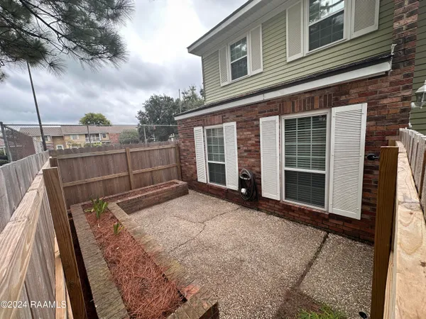 $1,350 | 200 Lodge Drive, Unit 812, Lafayette, LA 70506