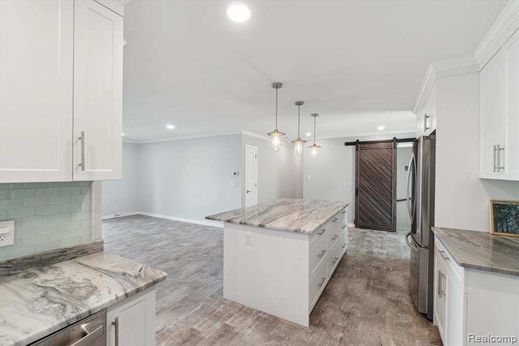7262 Hatchery Road Waterford, MI 48327 - Photo 6 of 58 Gallery Image 6
