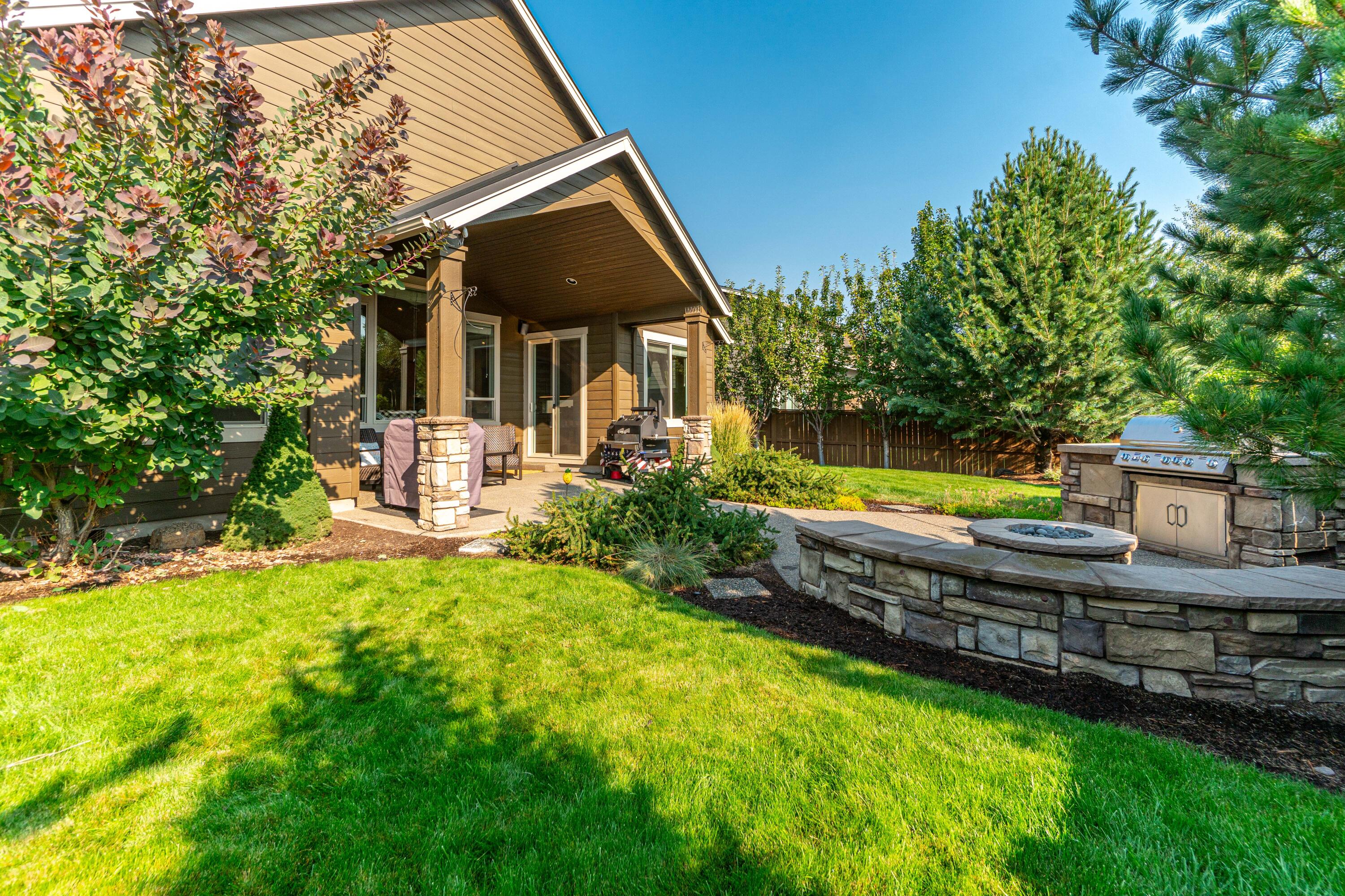 61120 Manhae Loop Bend, OR 97702 - Photo 17 of 57 42-print-Riley Visuals-42