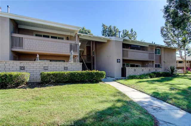 $699,999 | 8788 Coral Springs Court, Unit 203H, Huntington Beach, CA 92646