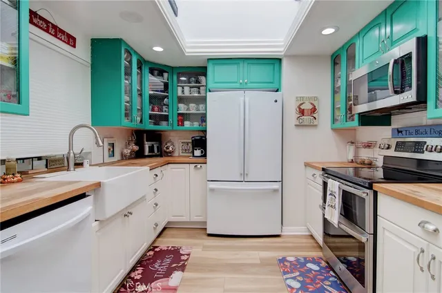 $699,999 | 8788 Coral Springs Court, Unit 203H, Huntington Beach, CA 92646