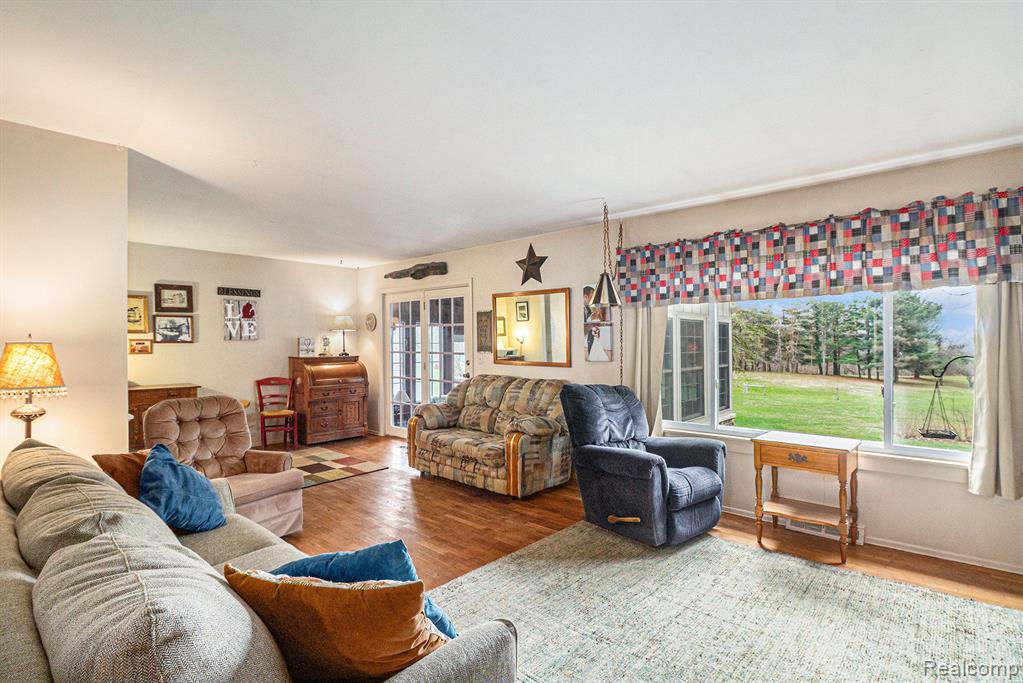 6181 Lobdell Road Linden, MI 48451 - Photo 12 of 40 Gallery Image 12