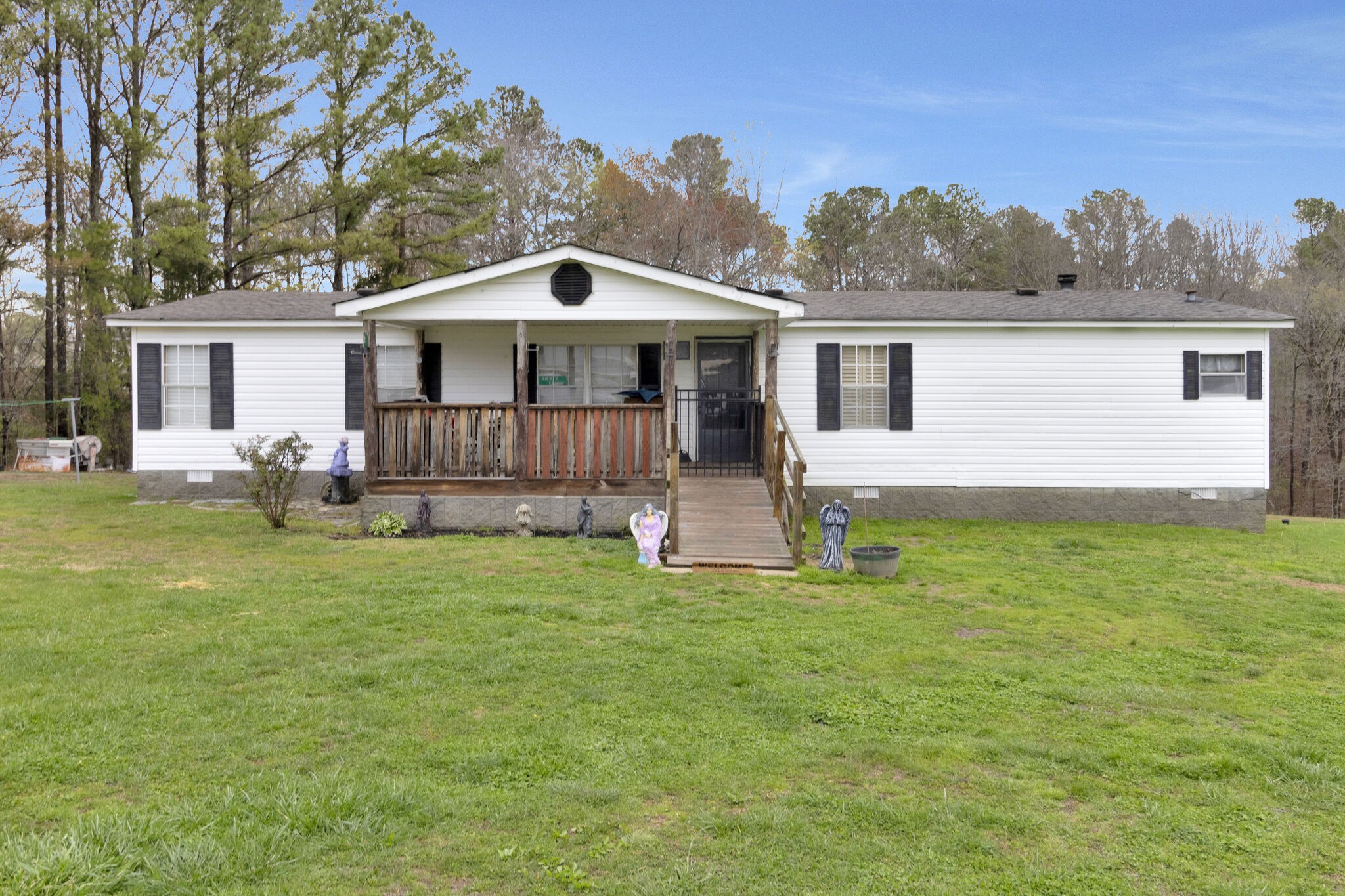 3209 Manley Drive Centerville, TN 37033 - Photo 1 of 23 a front view of a house with a yard