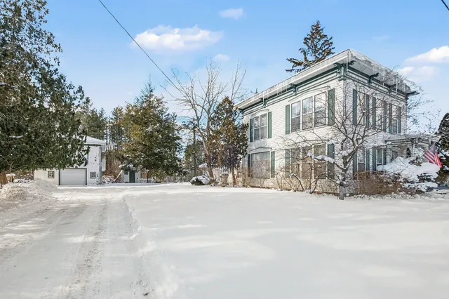 $620,000 | 427 South Main, Cedar Springs, MI 49319