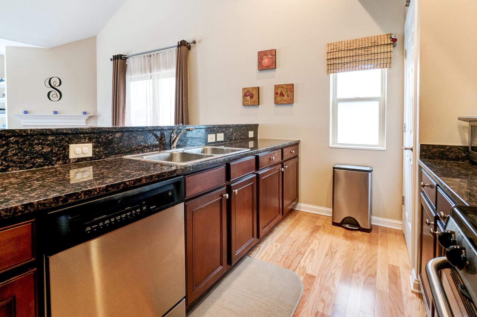 1778 Ridgecliff Road Columbus, OH 43221 - Photo 9 of 31