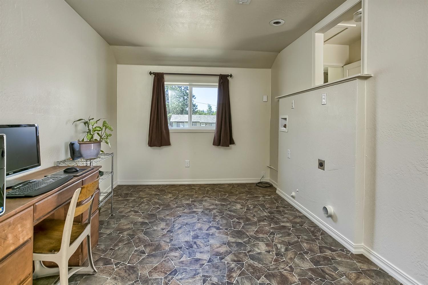 1319 Spring Street Medford, OR 97504 - Photo 18 of 22 Additional Photo
