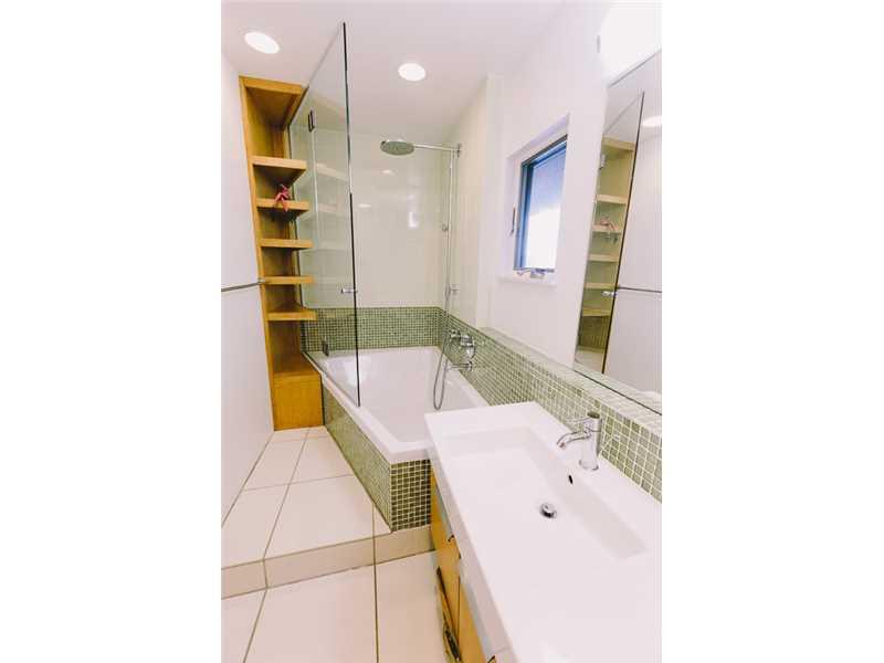 2 Scheffield Road Rosslyn Farms, PA 15106 - Photo 12 of 15 Full Bath.