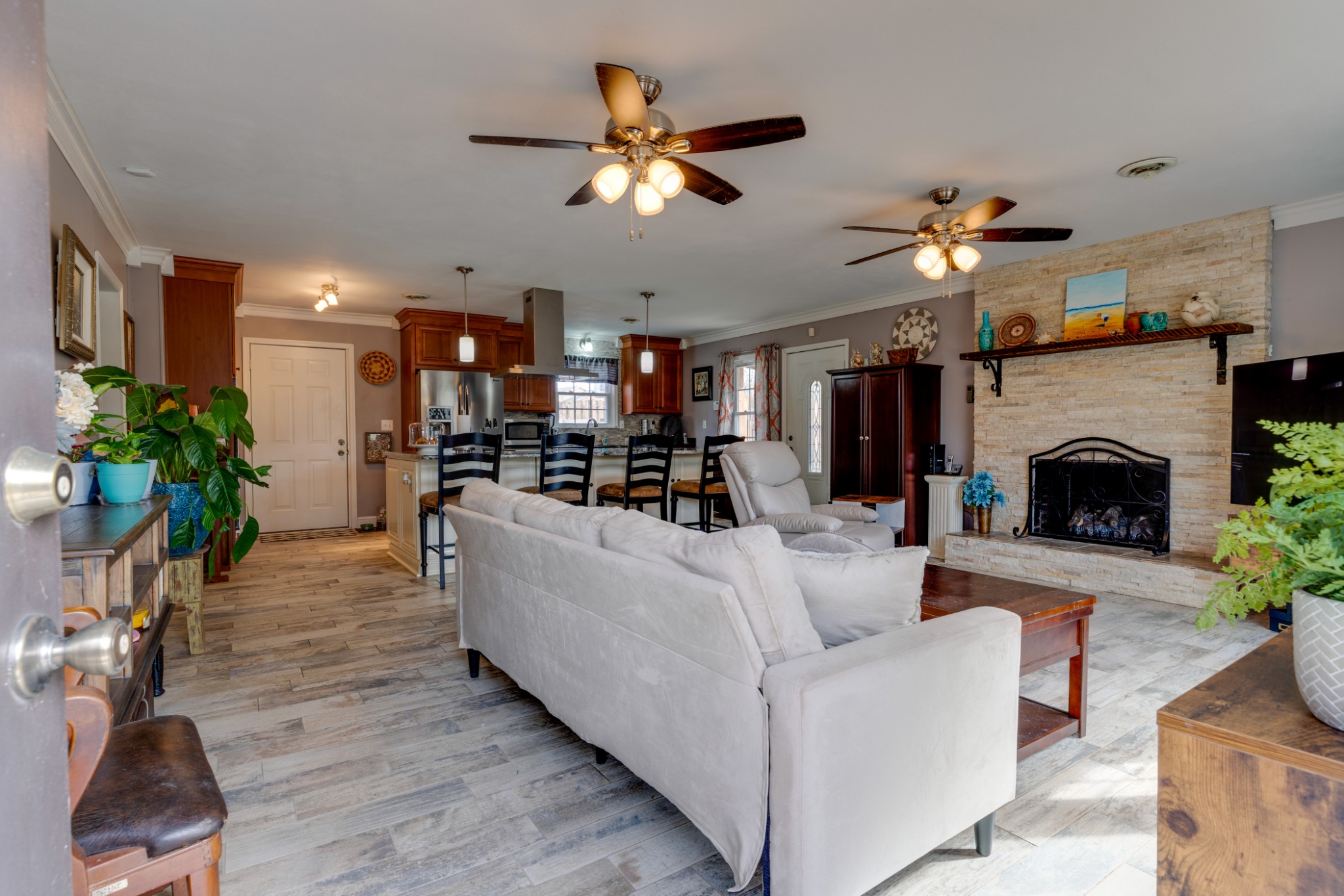 813 Stringfellow Road White Bluff, TN 37187 - Photo 4 of 34 Gallery Image 4