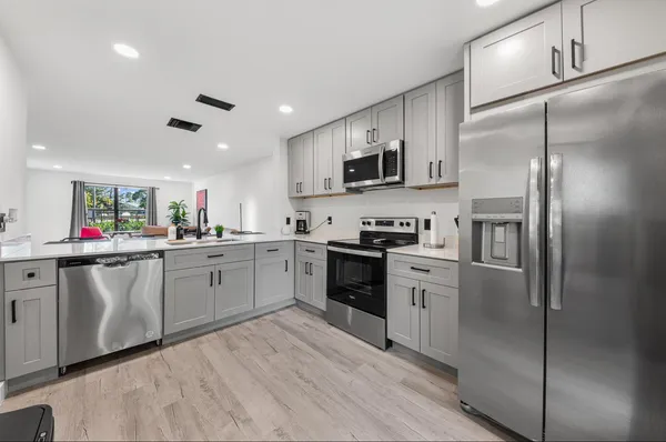 $2,500 | 12950 Dartford Trail, Unit 14, Wellington, FL 33414