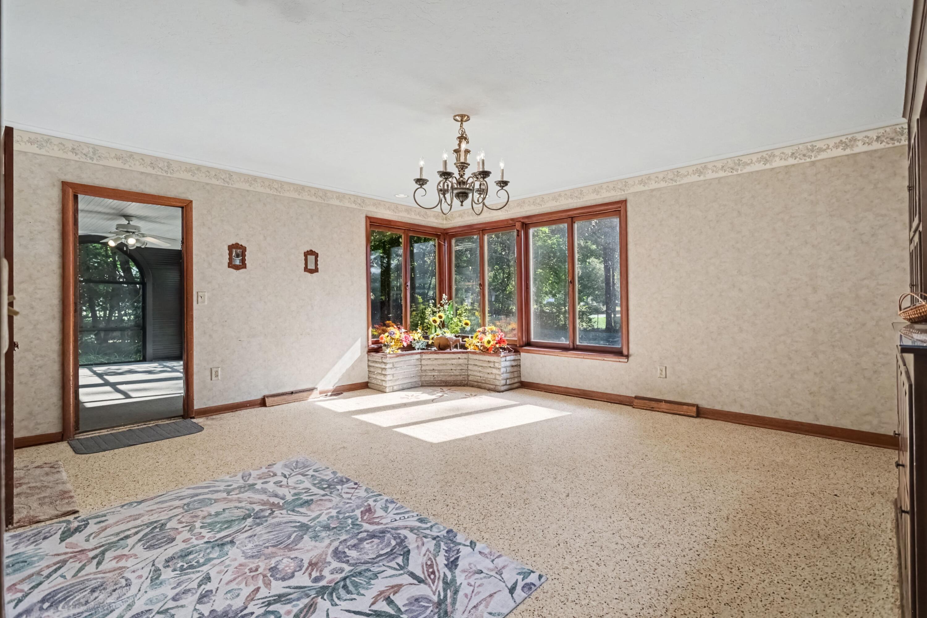 715 East Street Three Rivers, MI 49093 - Photo 8 of 31 010_file_4928